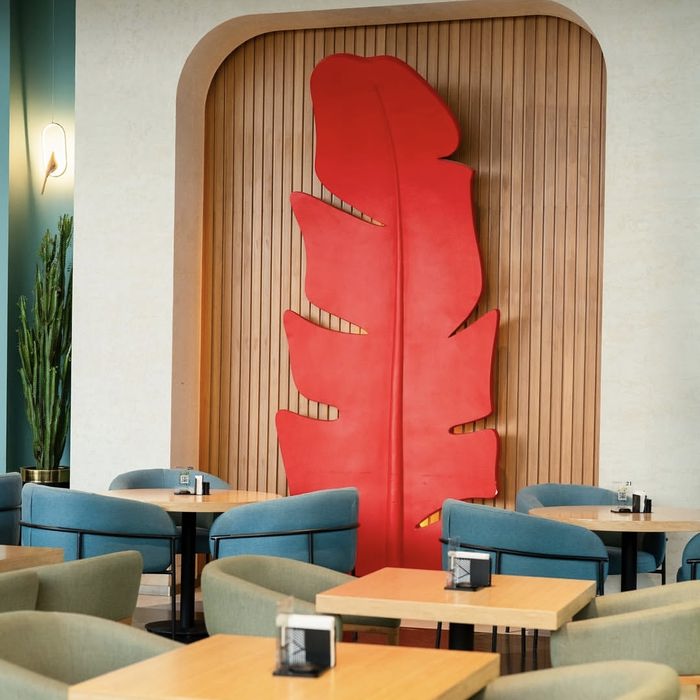 کافه رستوران ردکارپت (Redcarpet) تهران (1)