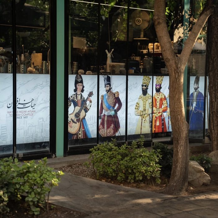 کافه رستوران هزار افسان تهران (4)