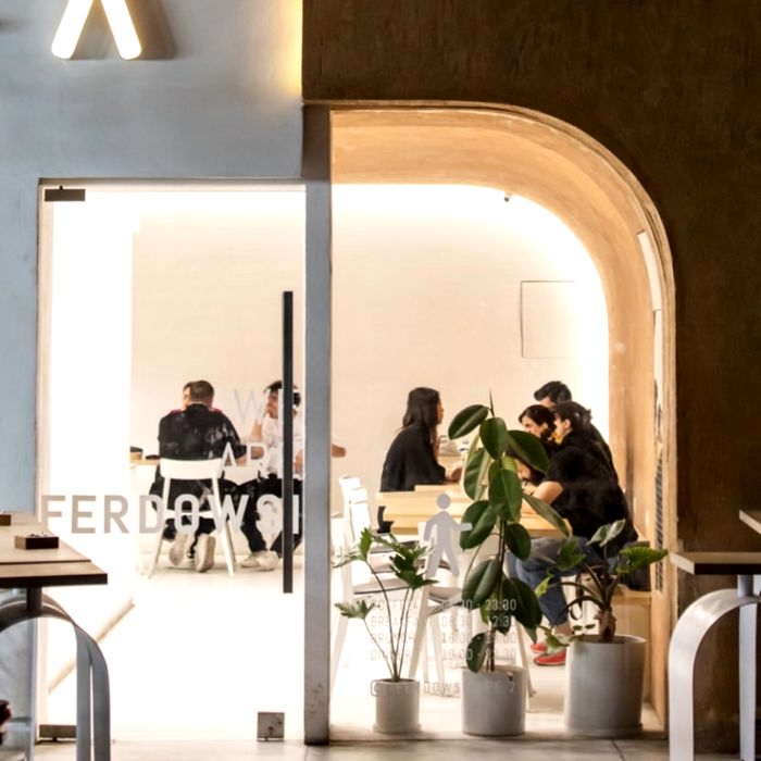 کافه فردوسی (شعبه گلخون) شیراز (1)