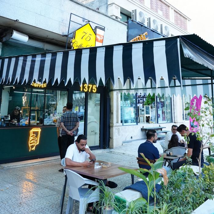 کافه 1375 کرمانشاه (3)