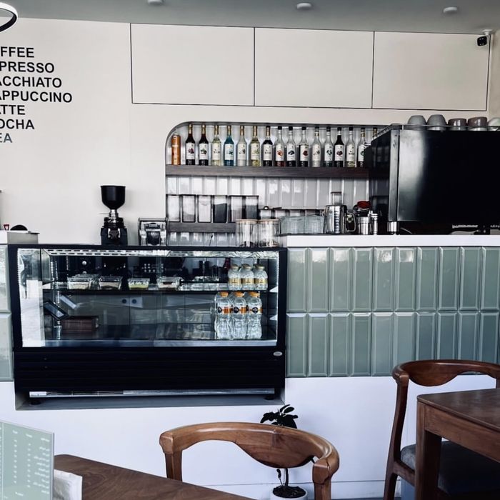 کافه لیو (Liv) قم (5)