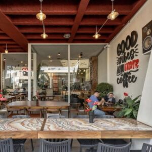 کافه مُر (More) اصفهان (1)