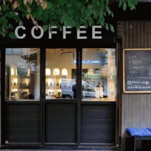 کافه وال (whale) اصفهان (2)