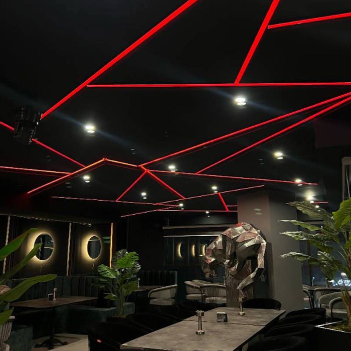 کافه کامفی (Comfy) کرج (1)