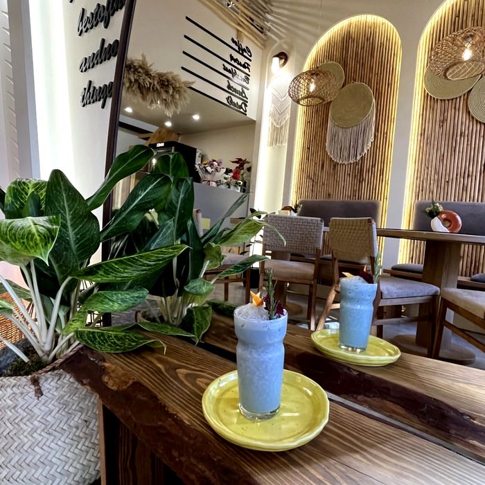 کافه گالری والیا (Valia) قم (3)