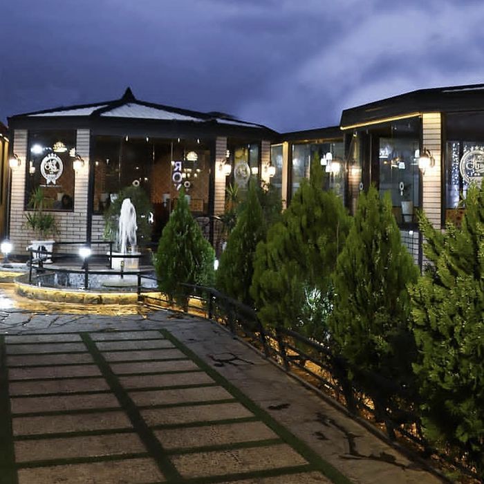 کافه رستوران رویال پلاس (Royal Pluse) قم (3)