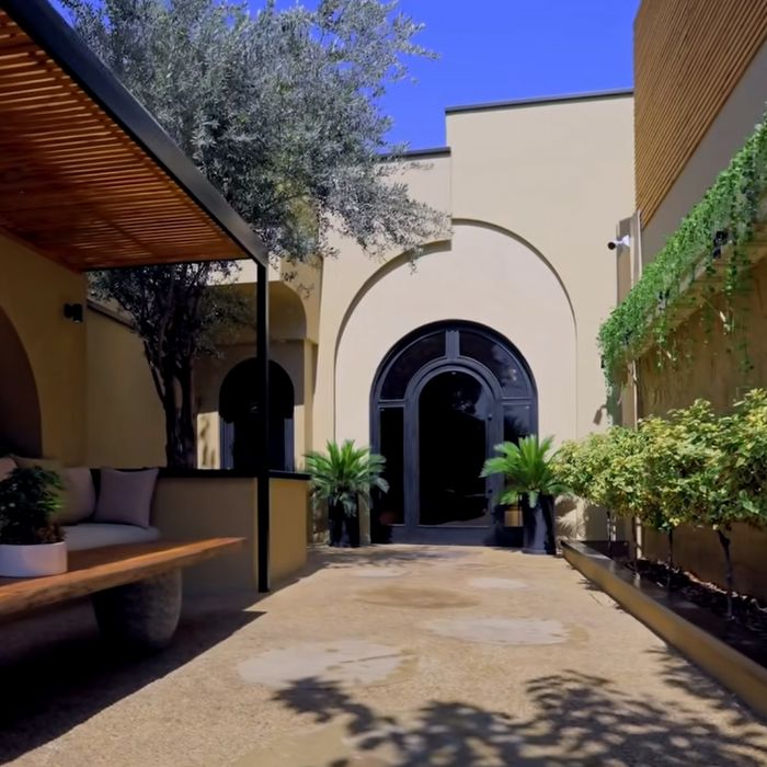 کافه رستوران بابا آدم (Baba Adam) تهران (2)